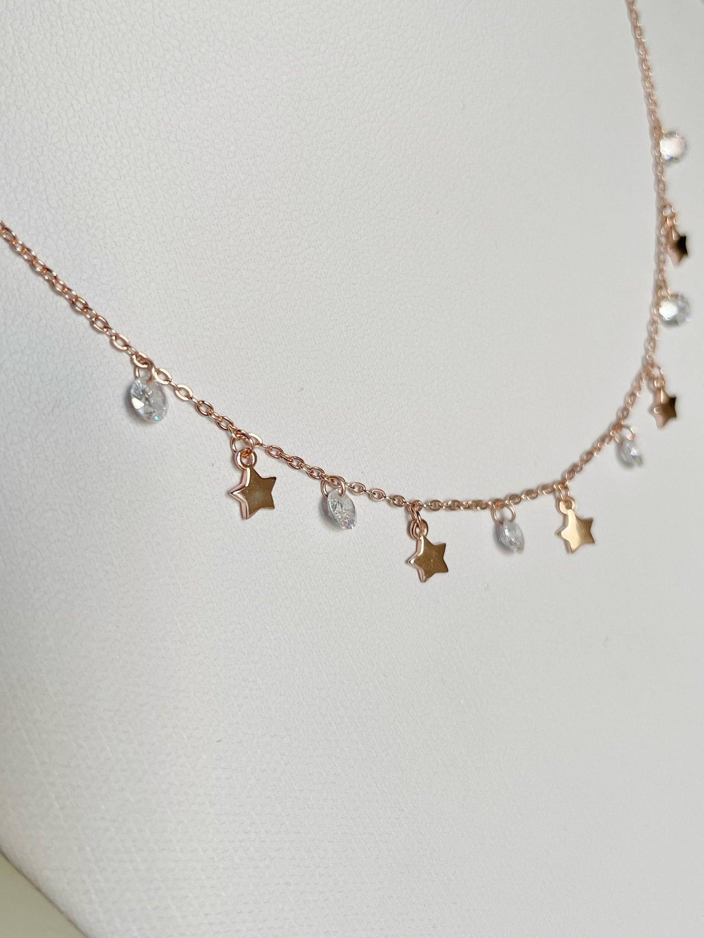 Collana stelle e punti luce