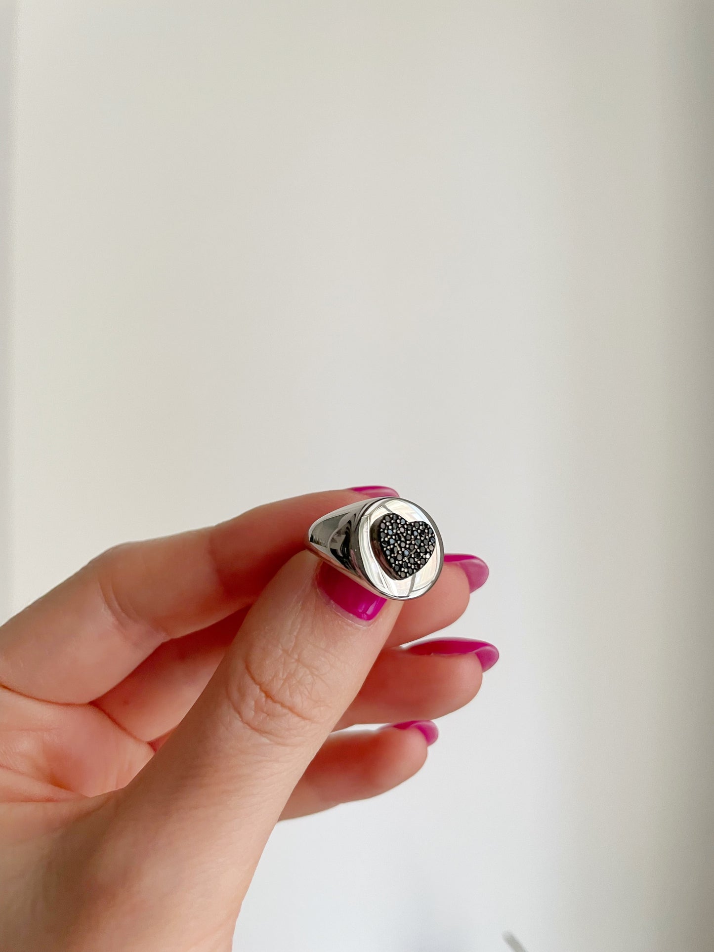 Anello chevalier con cuore