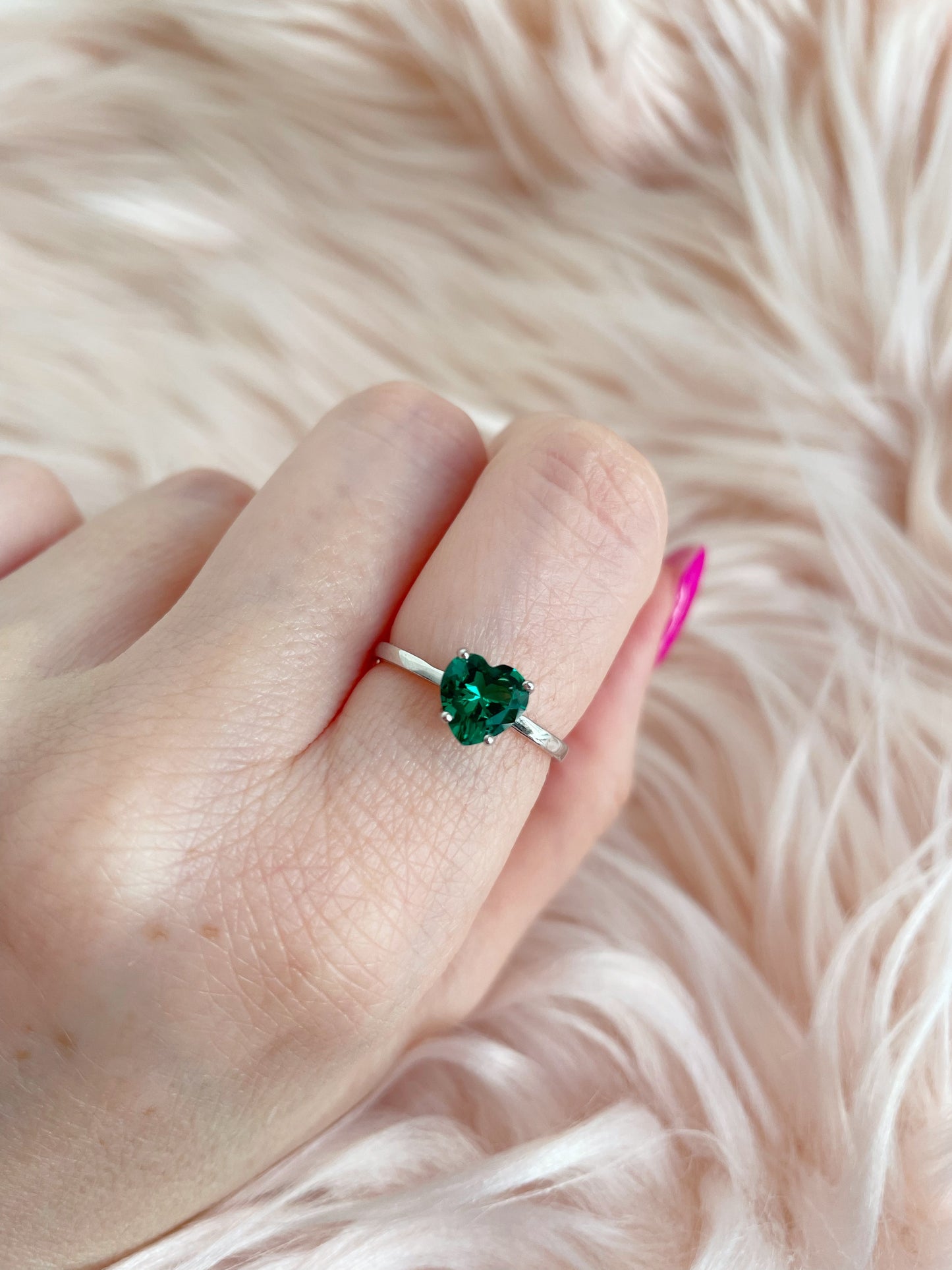 Anello zircone cuore rodio