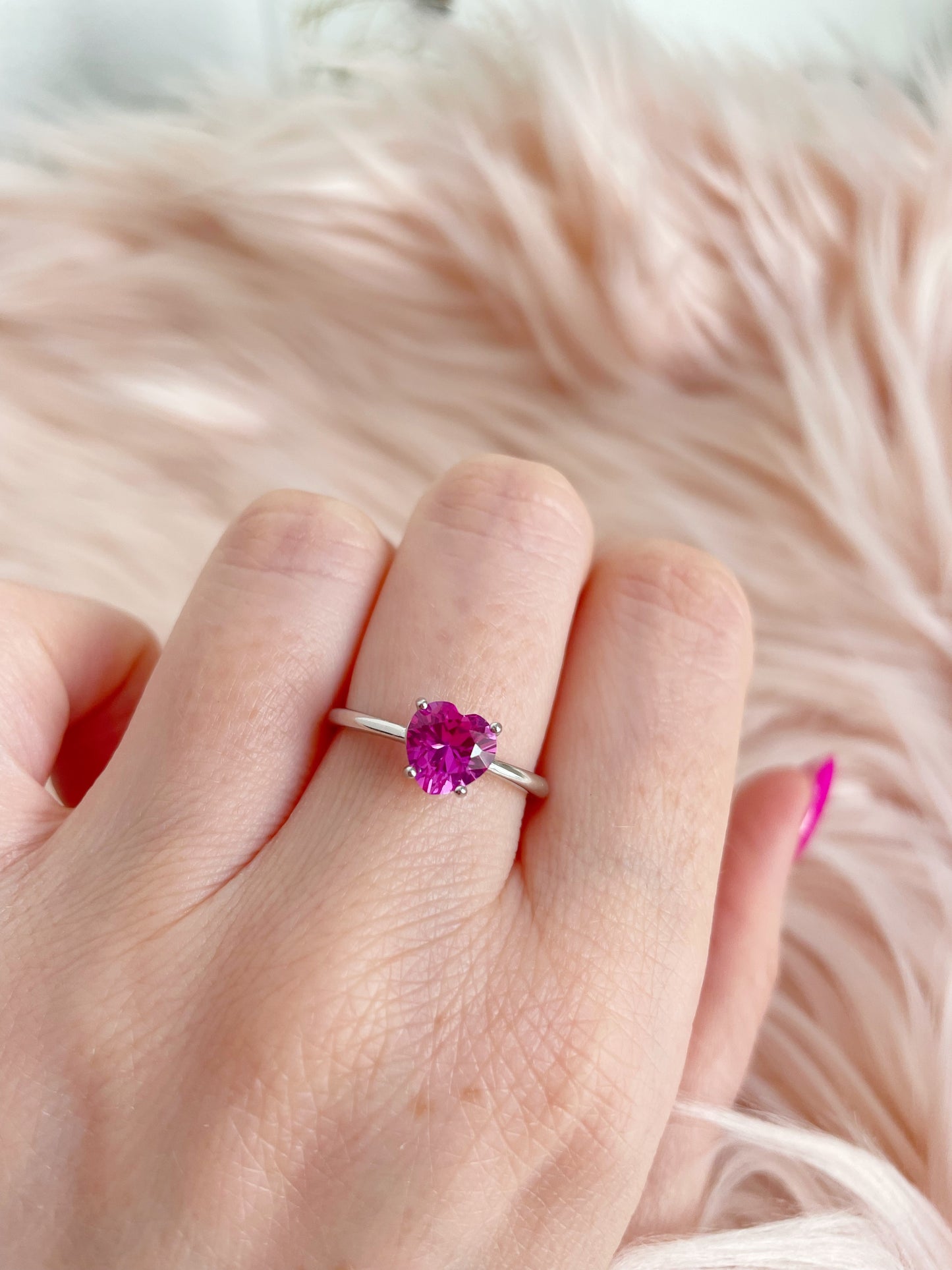 Anello zircone cuore rodio